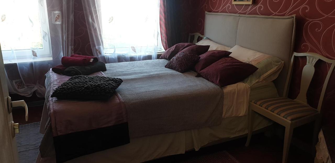 Martin Guest House 文茨皮尔斯 外观 照片