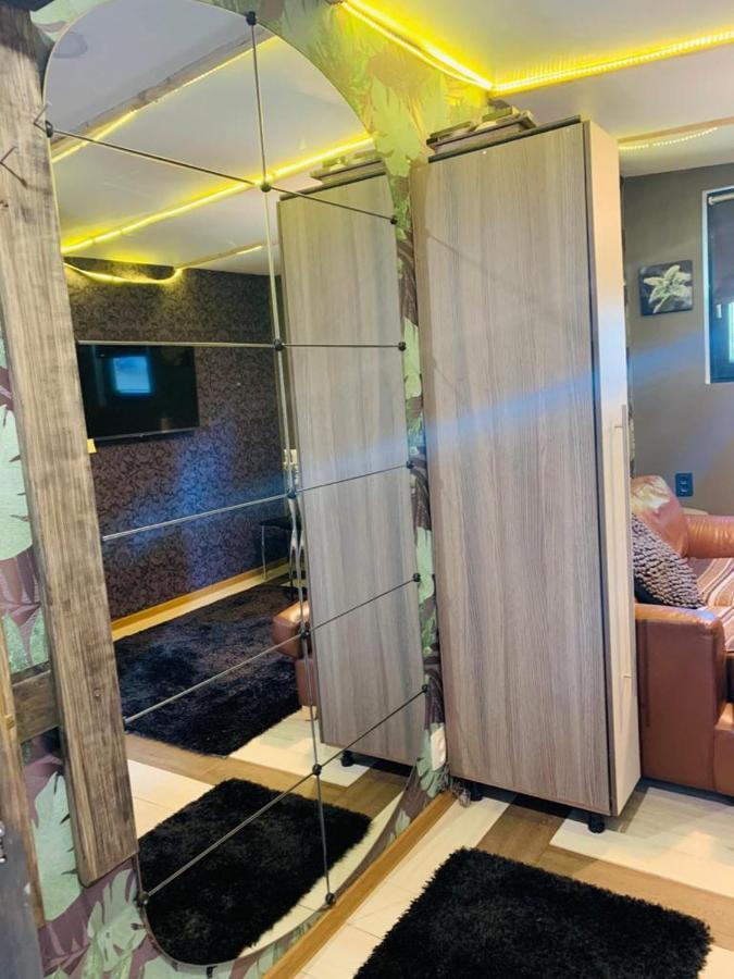 Martin Guest House 文茨皮尔斯 外观 照片