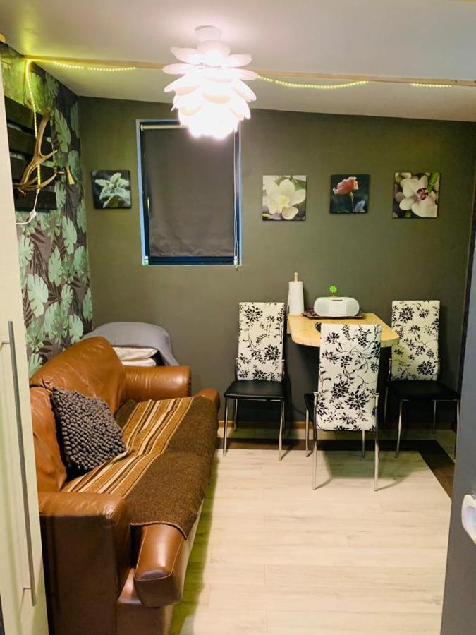 Martin Guest House 文茨皮尔斯 外观 照片
